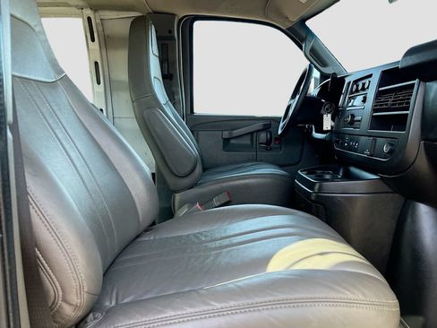 Used 2022 GMC Savana 2500 w/ Driver Convenience Package RWD image 24