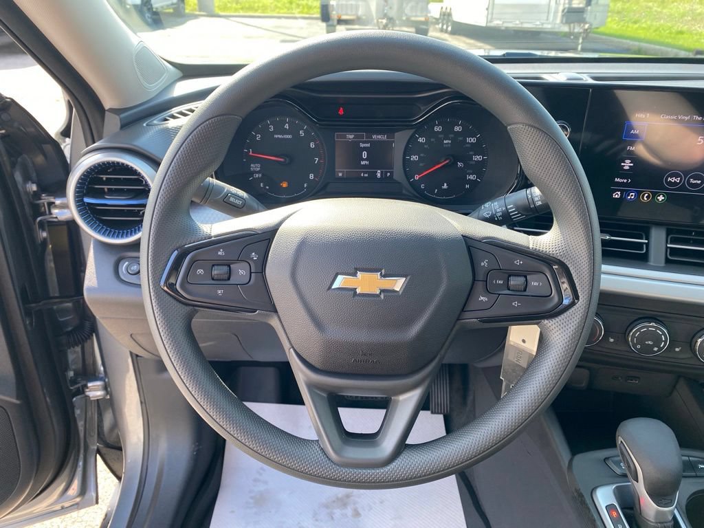 New 2026 Chevrolet Trax LS w/ LS Convenience Package FWD image 13
