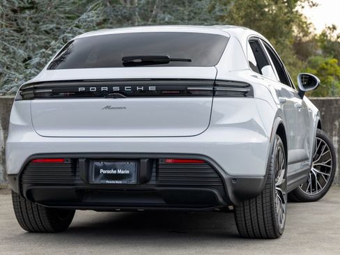 New 2025 Porsche Macan Electric RWD image 11