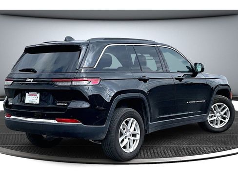 Used 2024 Jeep Grand Cherokee Laredo X w/ Luxury Tech Group I AWD/4WD image 15