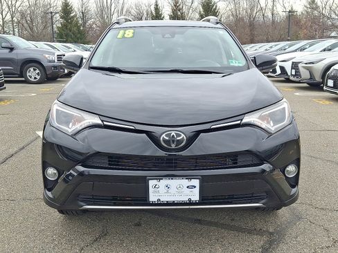 Used 2018 Toyota RAV4 XLE image 2