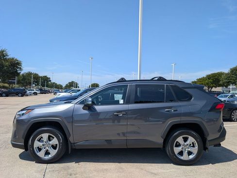 Used 2025 Toyota RAV4 XLE w/ Convenience Package FWD image 3