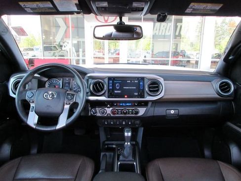 Used 2017 Toyota Tacoma Limited w/ Tow Package AWD/4WD image 22