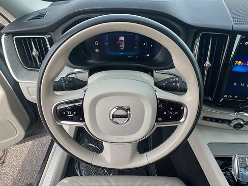 Used 2023 Volvo XC60 B6 Ultimate w/ Climate Package image 18