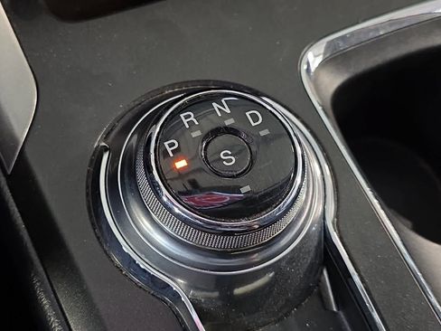 Used 2017 Ford Fusion SE w/ Fusion SE Technology Package FWD image 22