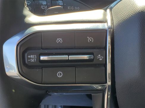 Used 2024 GMC Acadia Elevation image 23