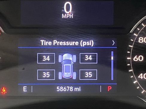 Used 2019 Cadillac XT4 Premium Luxury FWD image 12