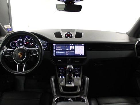Certified 2020 Porsche Cayenne image 32
