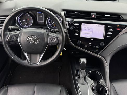 Used 2020 Toyota Camry SE FWD image 12