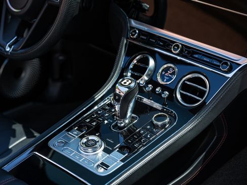 Used 2020 Bentley Continental GT AWD/4WD image 32