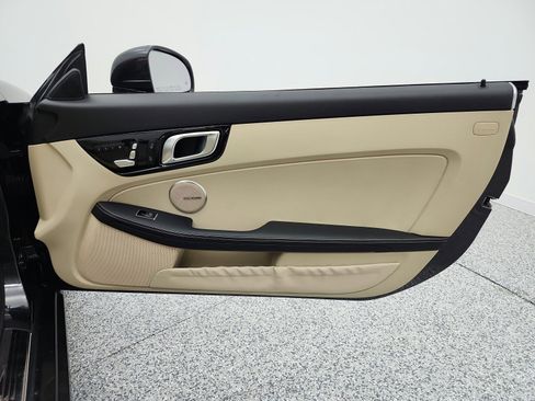 Used 2020 Mercedes-Benz SLC 300 image 21