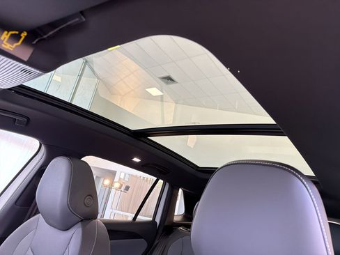 New 2026 Volkswagen Tiguan SE R-Line FWD image 16