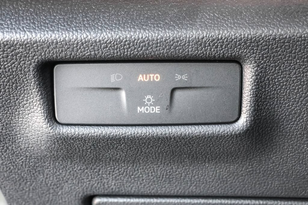 Certified 2026 Volkswagen Tiguan SE R-Line AWD/4WD image 17