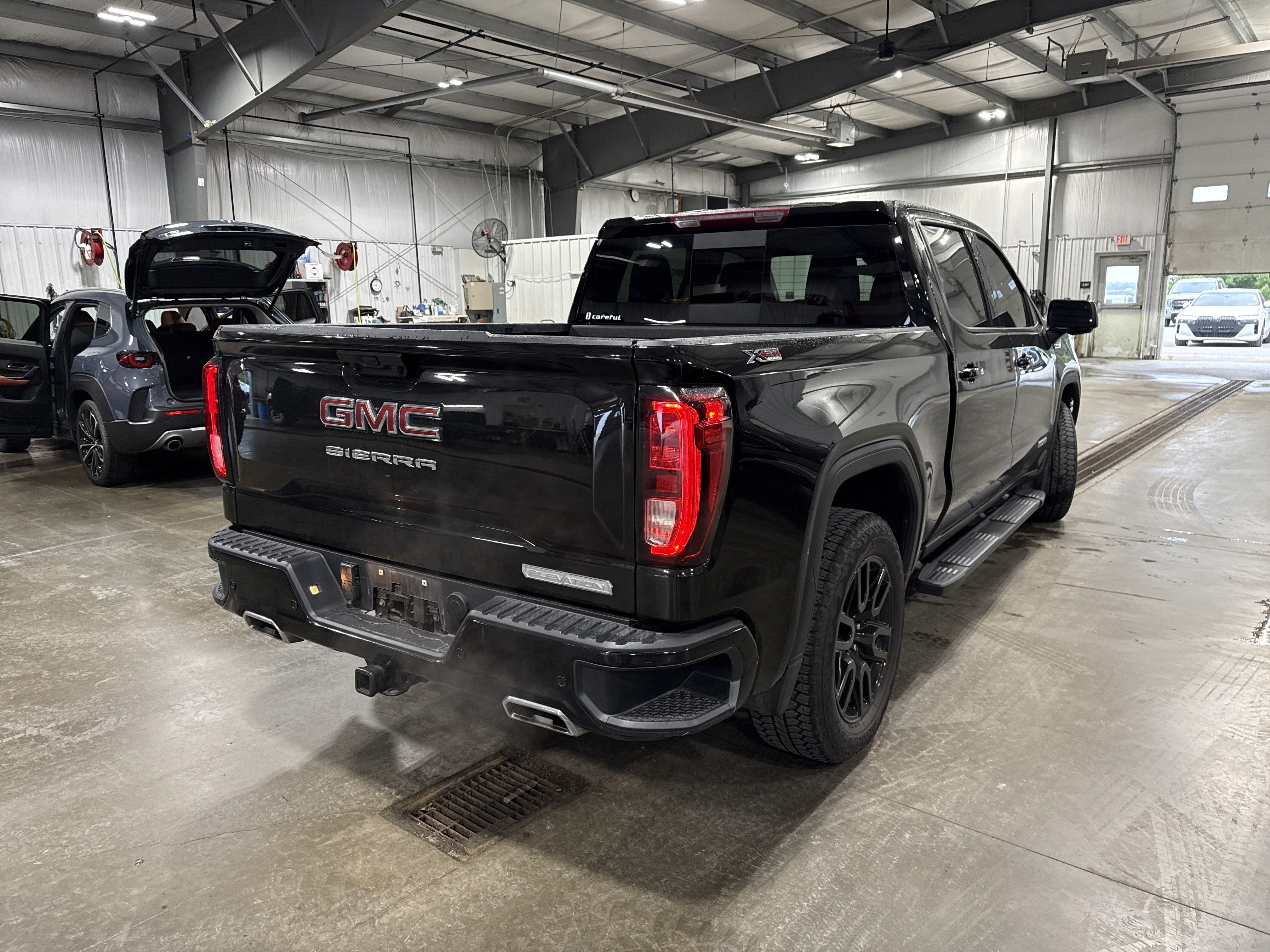 Used 2024 GMC Sierra 1500 Elevation w/ Elevation Premium Package AWD/4WD image 3