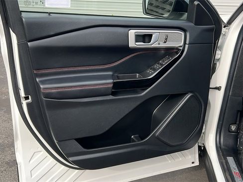 Certified 2022 Ford Explorer ST-Line image 11