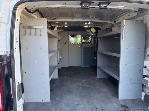 Used 2020 Ford Transit 150 Low Roof RWD image 21