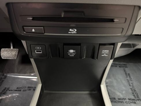 Used 2023 Honda Odyssey Touring image 18
