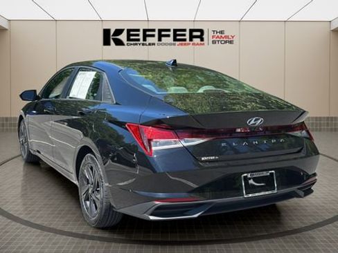 Used 2021 Hyundai Elantra SEL FWD image 3