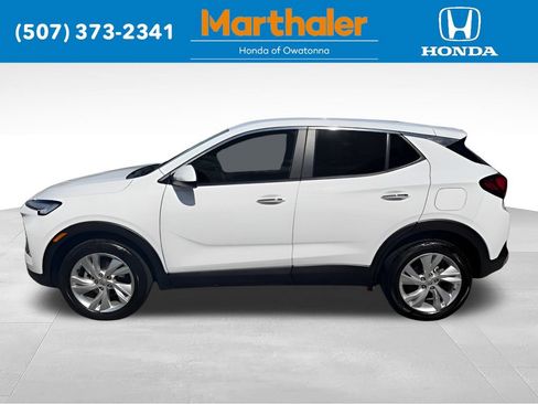 Used 2025 Buick Encore GX Preferred AWD/4WD image 2