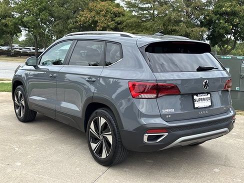 Used 2024 Volkswagen Taos SE w/ Panoramic Sunroof Package AWD/4WD image 9