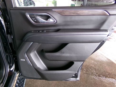 Used 2021 Chevrolet Tahoe Z71 AWD/4WD image 16