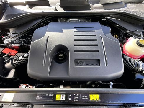 New 2026 Land Rover Range Rover SE image 11