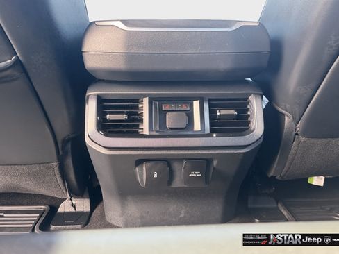 Used 2022 Ford F150 Raptor w/ Raptor 37 Performance Package AWD/4WD image 17
