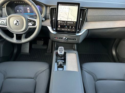 New 2026 Volvo XC90 B5 Plus w/ Protection Package AWD/4WD image 12