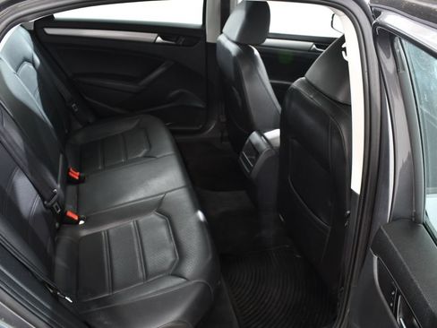 Used 2015 Volkswagen Passat 1.8T Wolfsburg Edition FWD image 19