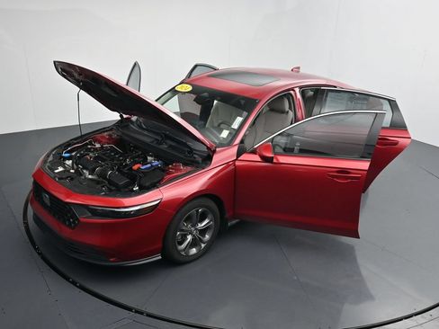 Used 2024 Honda Accord EX image 40