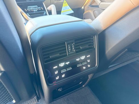Certified 2026 Porsche Cayenne Coupe AWD/4WD image 17