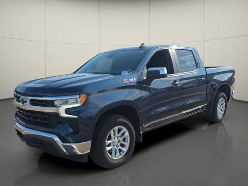 Used 2022 Chevrolet Silverado 1500 LT AWD/4WD image 4