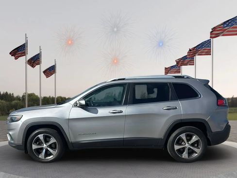 Used 2019 Jeep Cherokee Limited AWD/4WD image 6