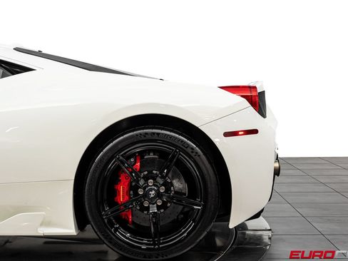 Used 2015 Ferrari 458 Speciale Coupe RWD image 19