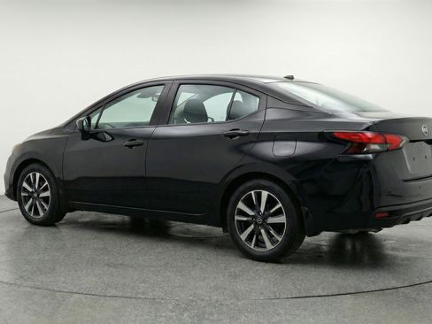 Used 2025 Nissan Versa SV image 6