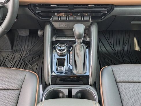 Used 2026 GMC Canyon AT4 w/ AT4 Premium Package image 17