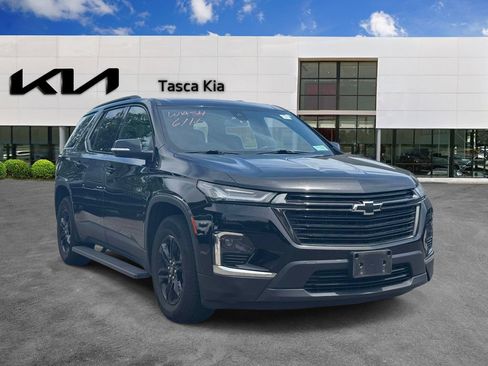 Used 2023 Chevrolet Traverse LT FWD image 1