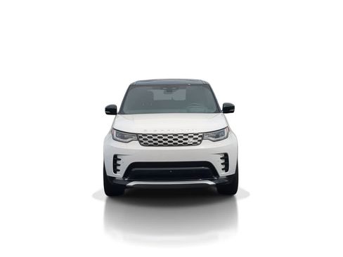 Used 2025 Land Rover Discovery Metropolitan Edition AWD/4WD image 3