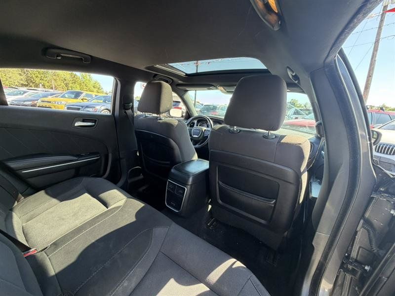 Used 2019 Dodge Charger SXT RWD image 21