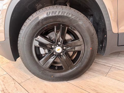 Used 2021 Chevrolet Trax LT AWD/4WD image 26