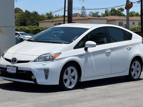 Used 2013 Toyota Prius Five FWD image 9