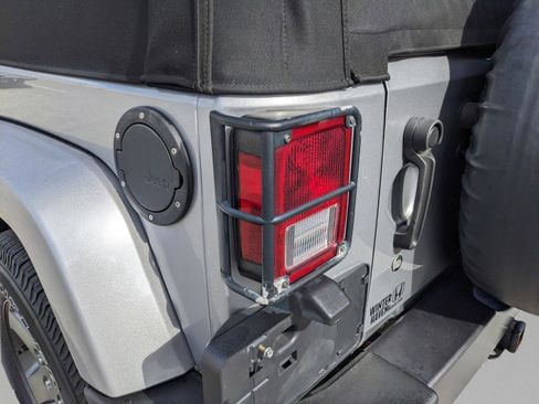 Used 2016 Jeep Wrangler Unlimited Sport image 15