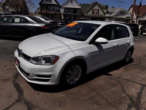 Used 2015 Volkswagen Golf S FWD image 3