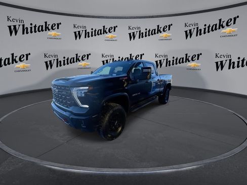 Used 2025 Chevrolet Silverado 2500 ZR2 w/ Technology Package AWD/4WD image 4