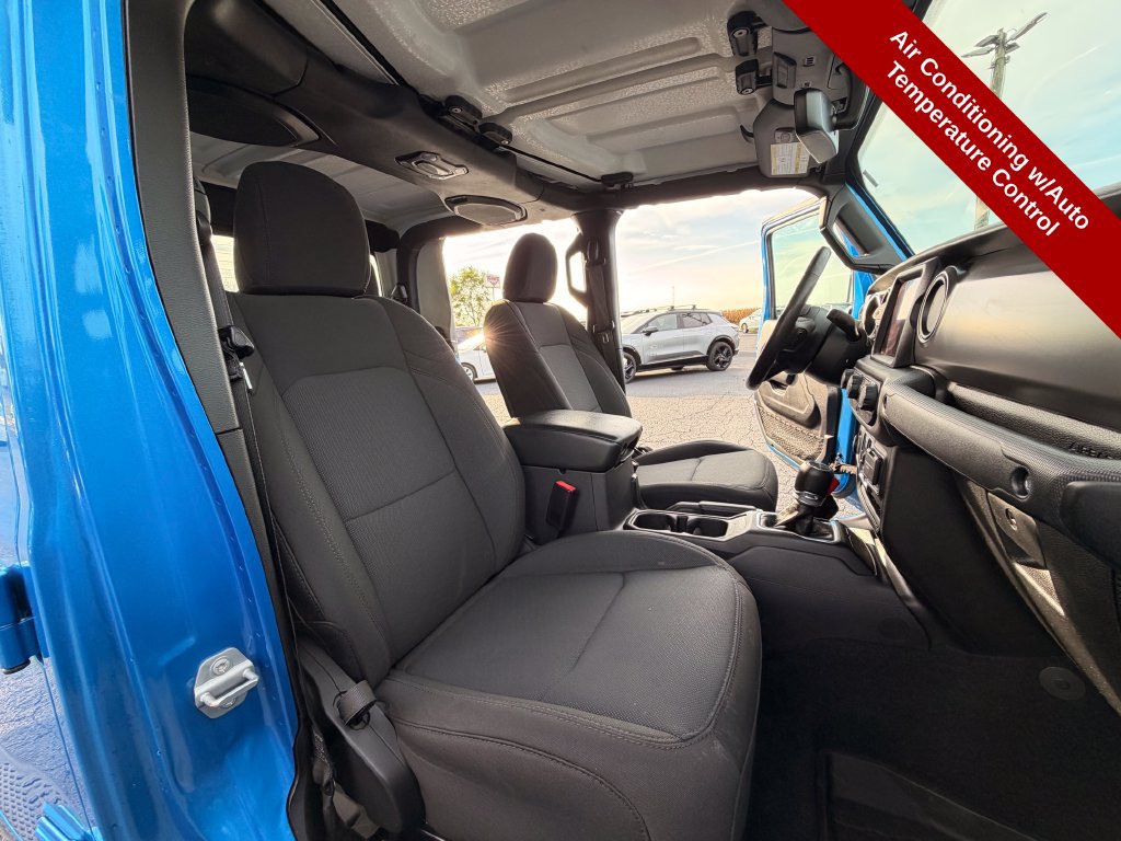 Used 2022 Jeep Gladiator Sport AWD/4WD image 39
