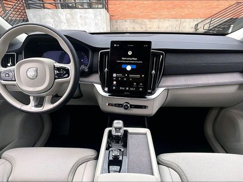 New 2026 Volvo XC90 B6 Ultra w/ Protection Package AWD/4WD image 9