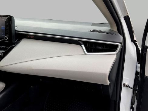 Used 2022 Toyota Corolla LE FWD image 18