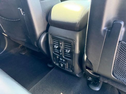 Used 2020 Jeep Grand Cherokee Limited AWD/4WD image 37