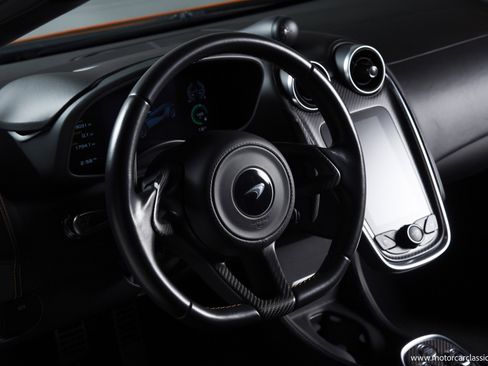 Used 2020 McLaren 570S Spider image 38