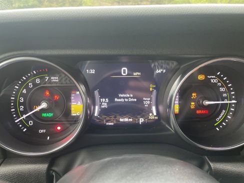 Used 2023 Jeep Wrangler Unlimited Sahara w/ Cold Weather Group image 19